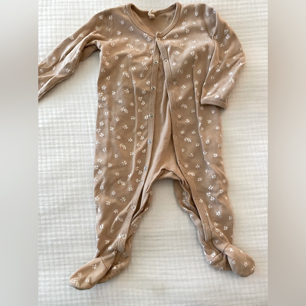 Quincy Mae Footie Onesie! Soft pink with white flowers, size 12-18 months